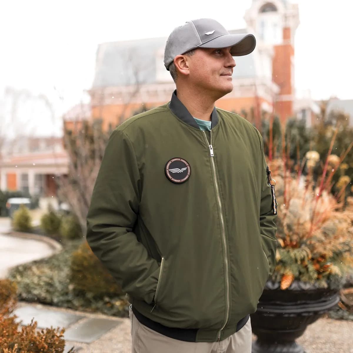 ジャケット・アウター AERO EQUIPMENT LABORATORY MA-1 42 Alpha Industries MA-1 Bloodchit Flight Jacket Gen II, Men's