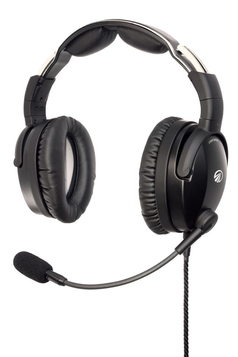 Lightspeed Aviation's Zulu 4 headset
