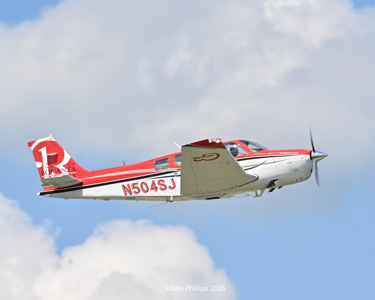 American Bonanza Society Beechcraft A36 arriving at Beech Bash